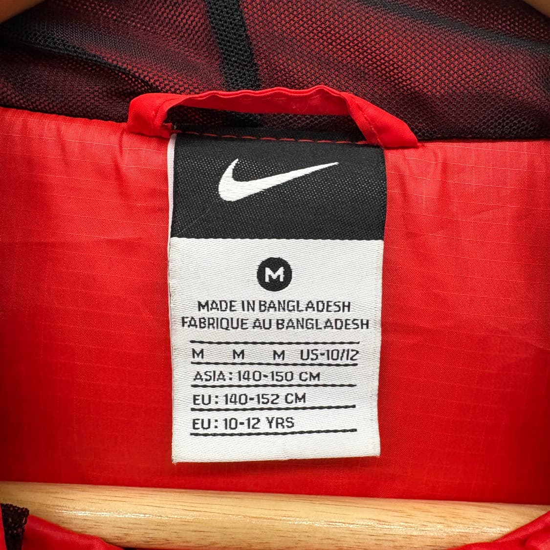 나이키 바람막이 윈드러너 레드/블랙 여성 XS 상품이미지4