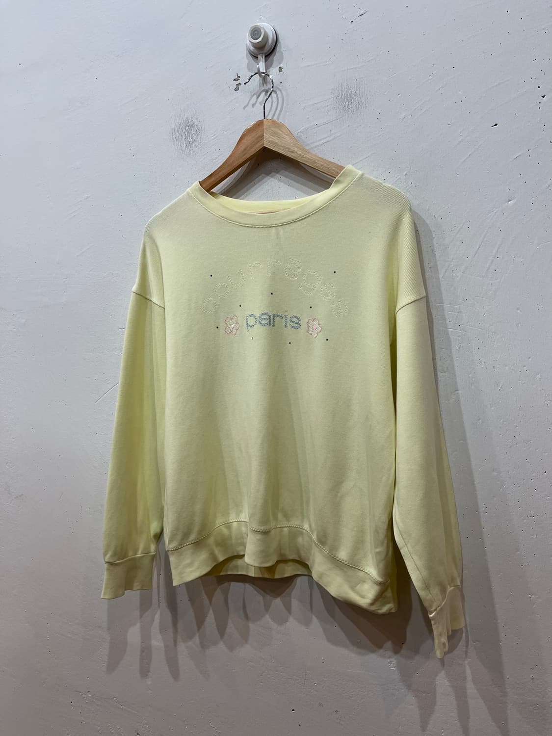 꾸레쥬 로고 맨투맨 상품이미지2