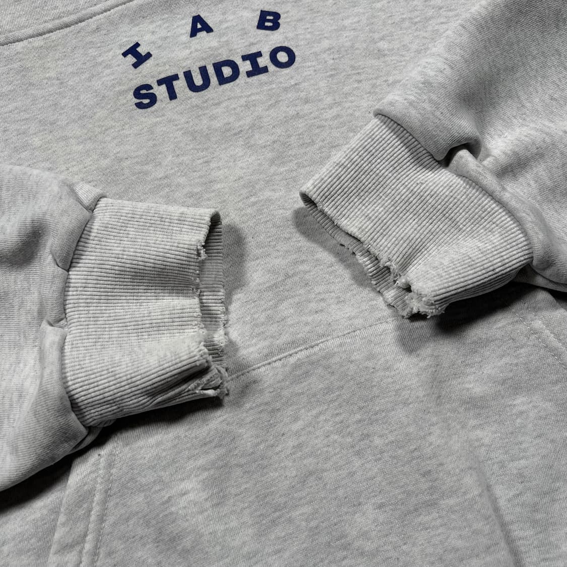 아이앱 스튜디오 하프집업 맨투맨 상품이미지5