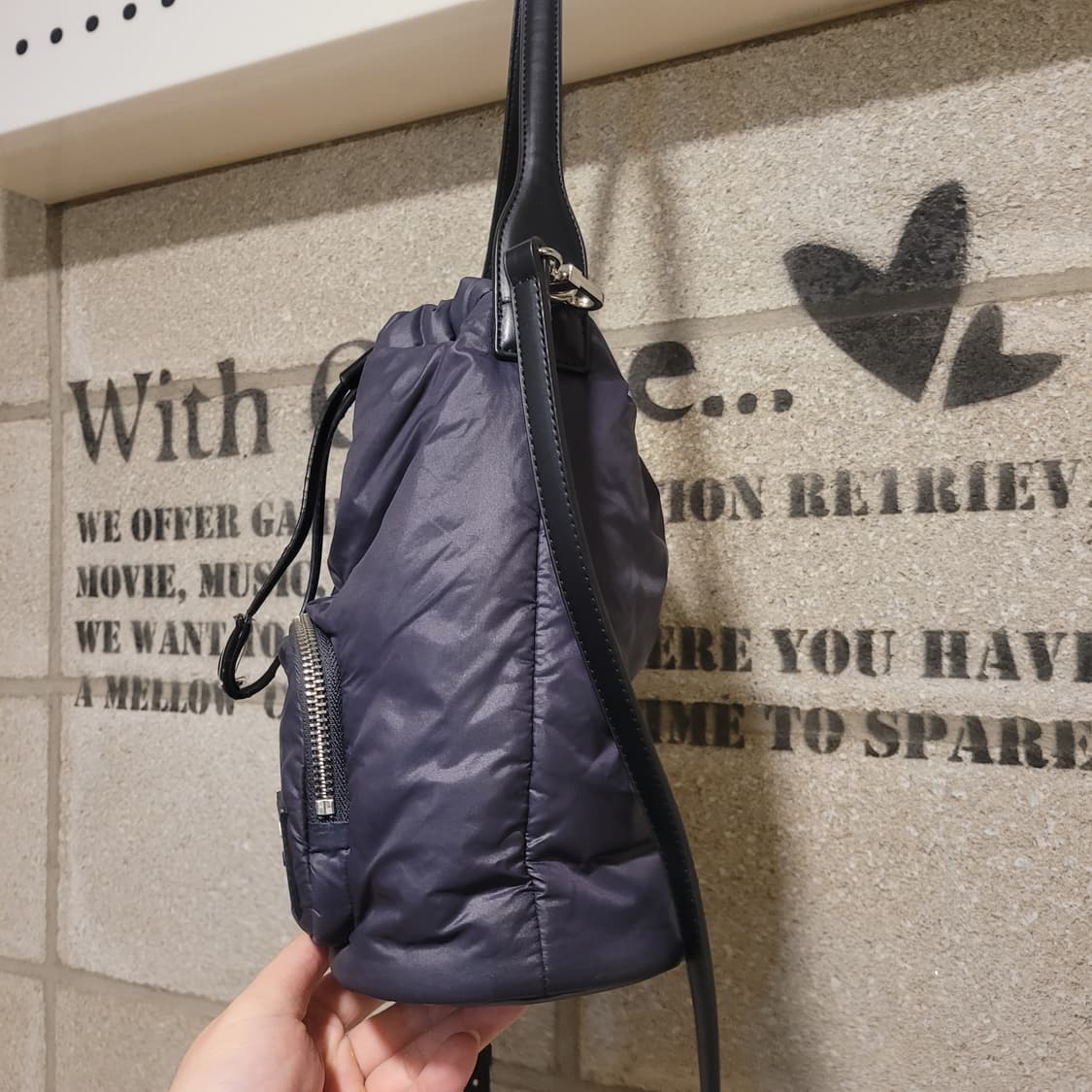 구호 패딩 복조리백 상품이미지4