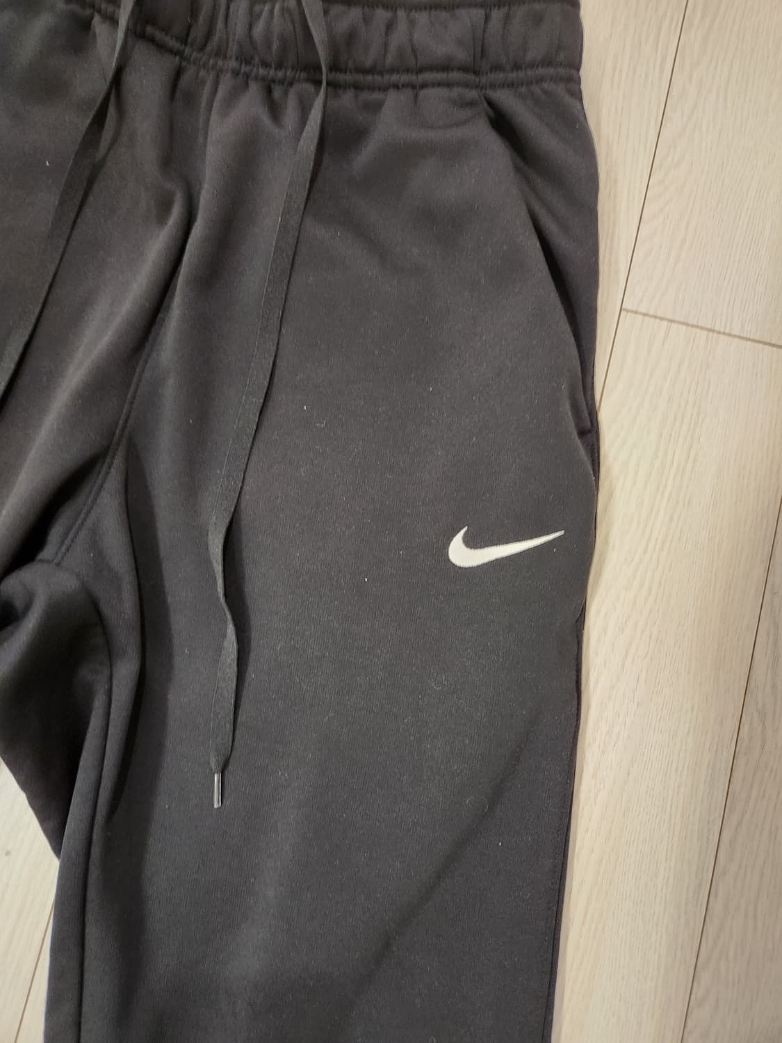 나이키 THERMA-FIT 기모 팬츠 사이즈s

사진이 이상하게 나왔는데 상품이미지6