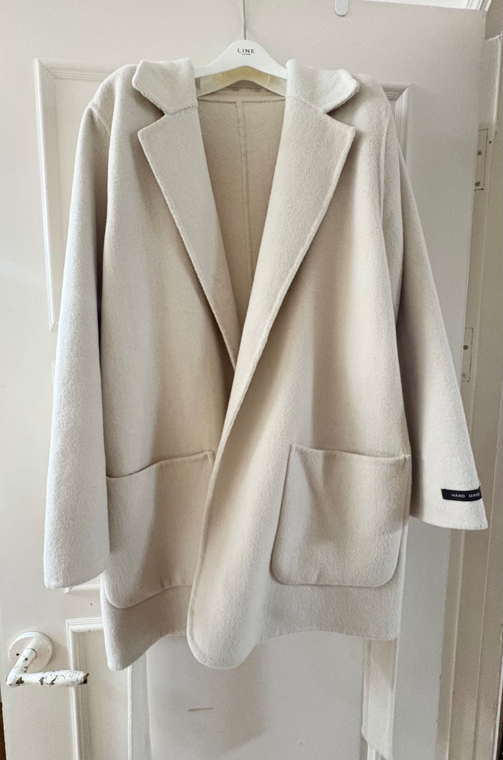 이퓨 아이보리 핸드메이드 하프 코트 상품이미지3