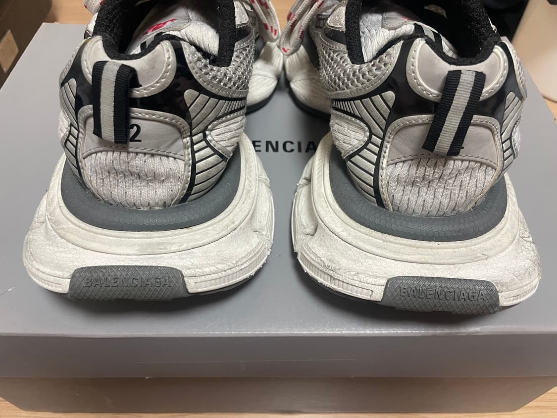 (42) 발렌시아가 3xl 그레이 레드 상품이미지6