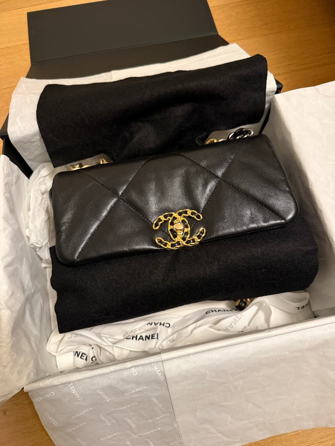 샤넬 19백 미디움 상품이미지3