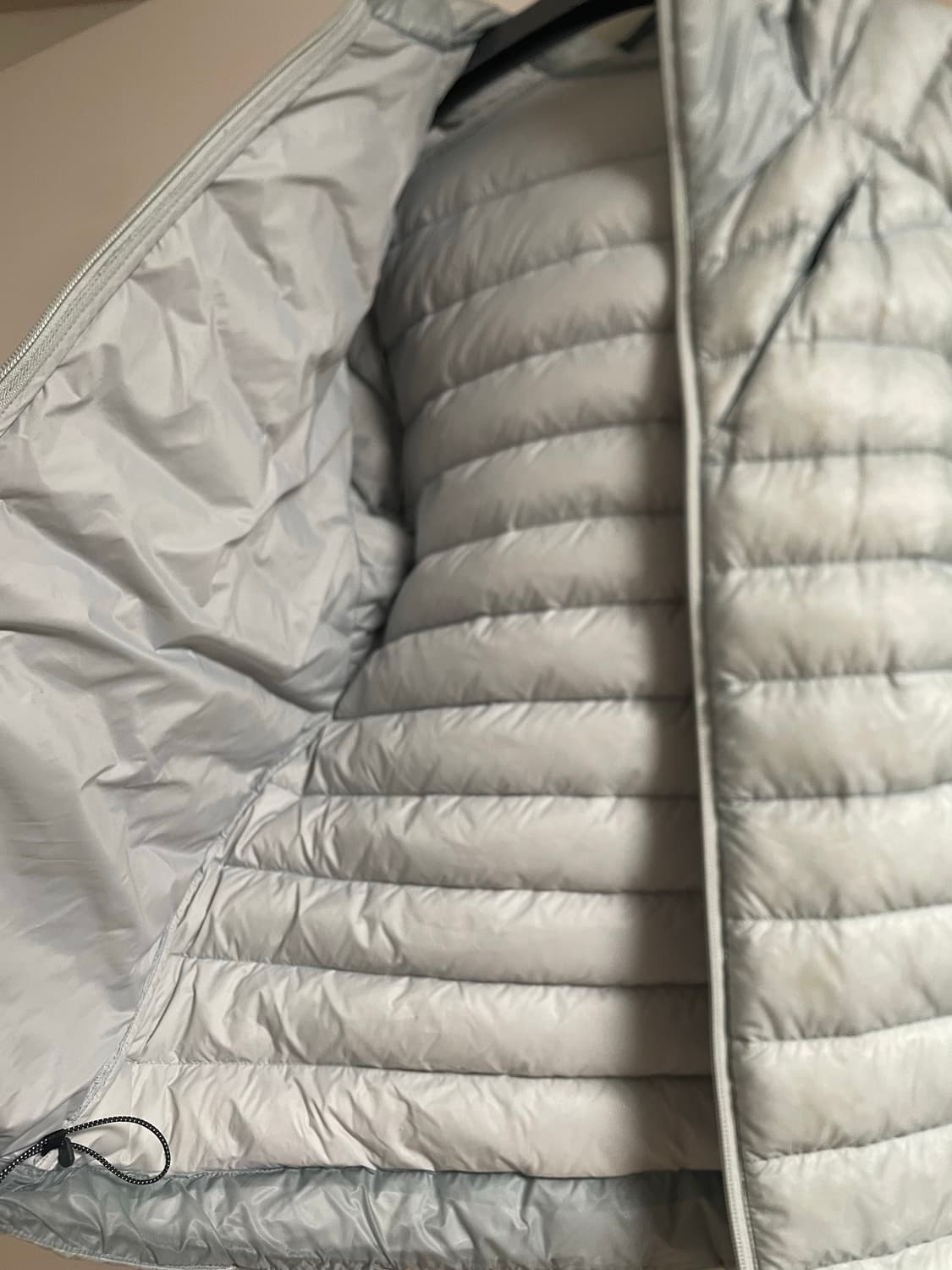 시에라디자인 경량 구스다운 라이트그레이 m사이즈 상품이미지2