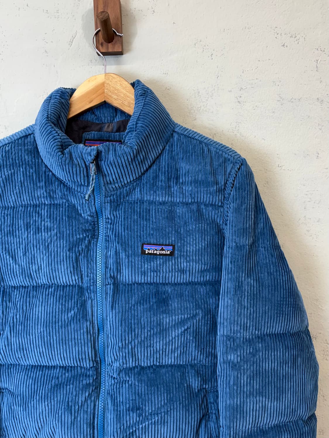 파타고니아 코듀로이 다운 자켓 웨이비 블루 상품이미지2