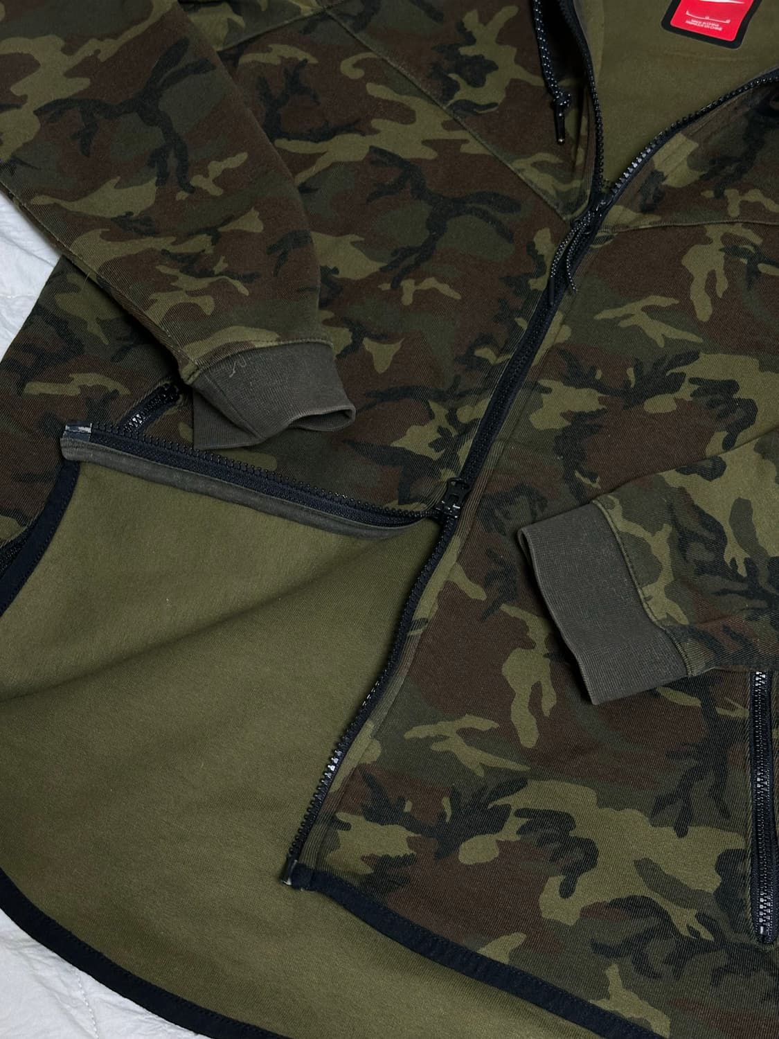 나이키 마두로 테크팩  카모 후드집업 라지 상품이미지5