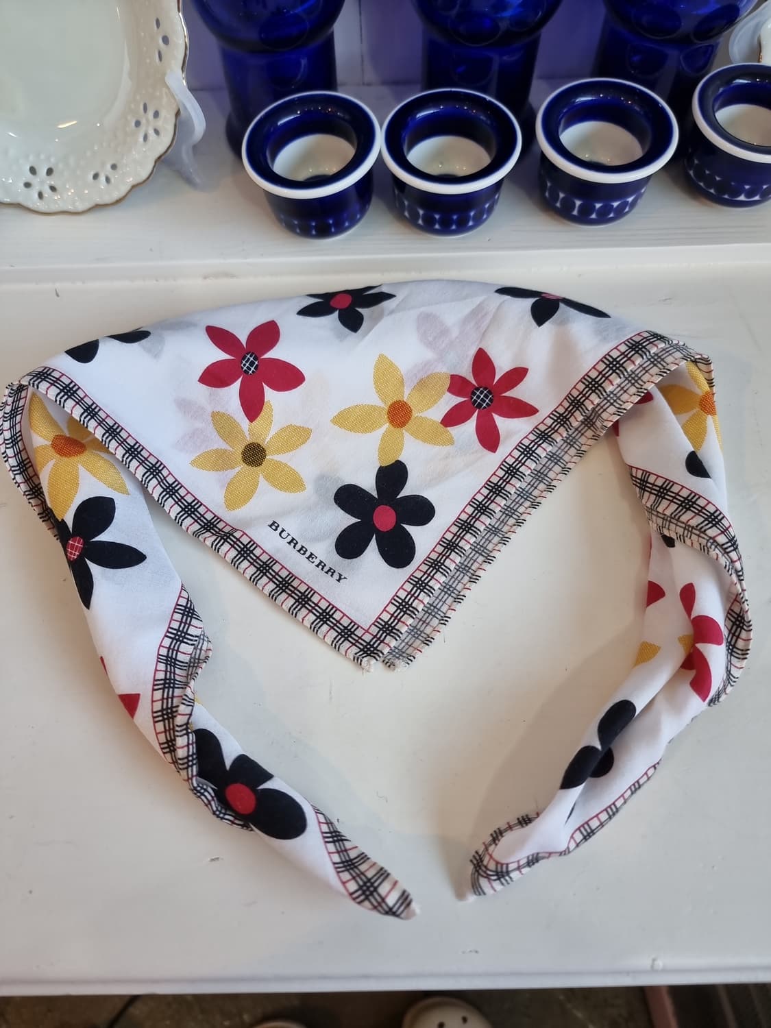 버버리 플라워 패턴 스카프 상품이미지1