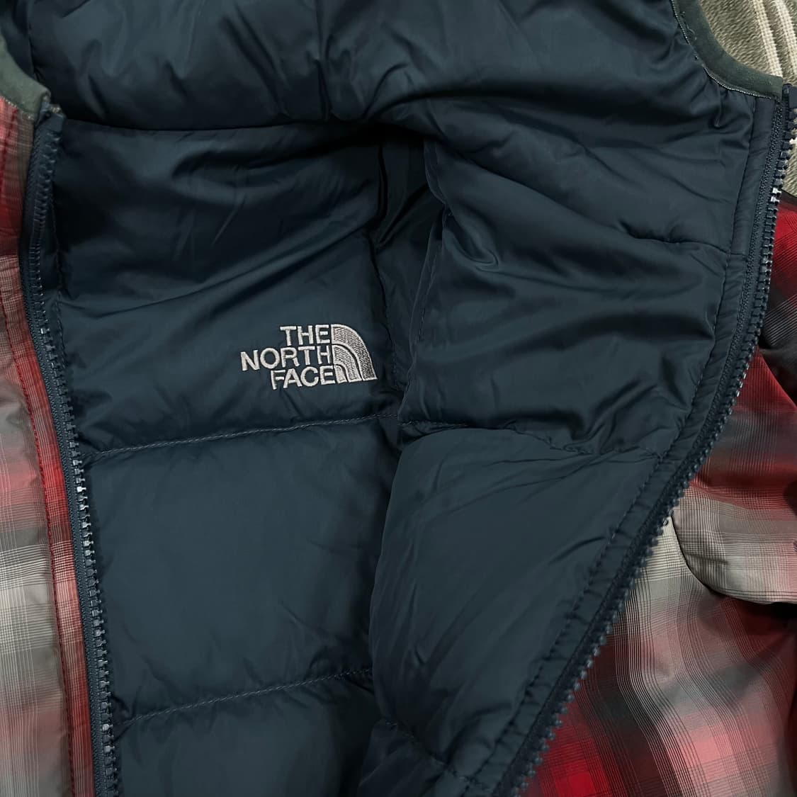 [The North Face] 노스페이스 리버시블 체크 패딩 상품이미지4