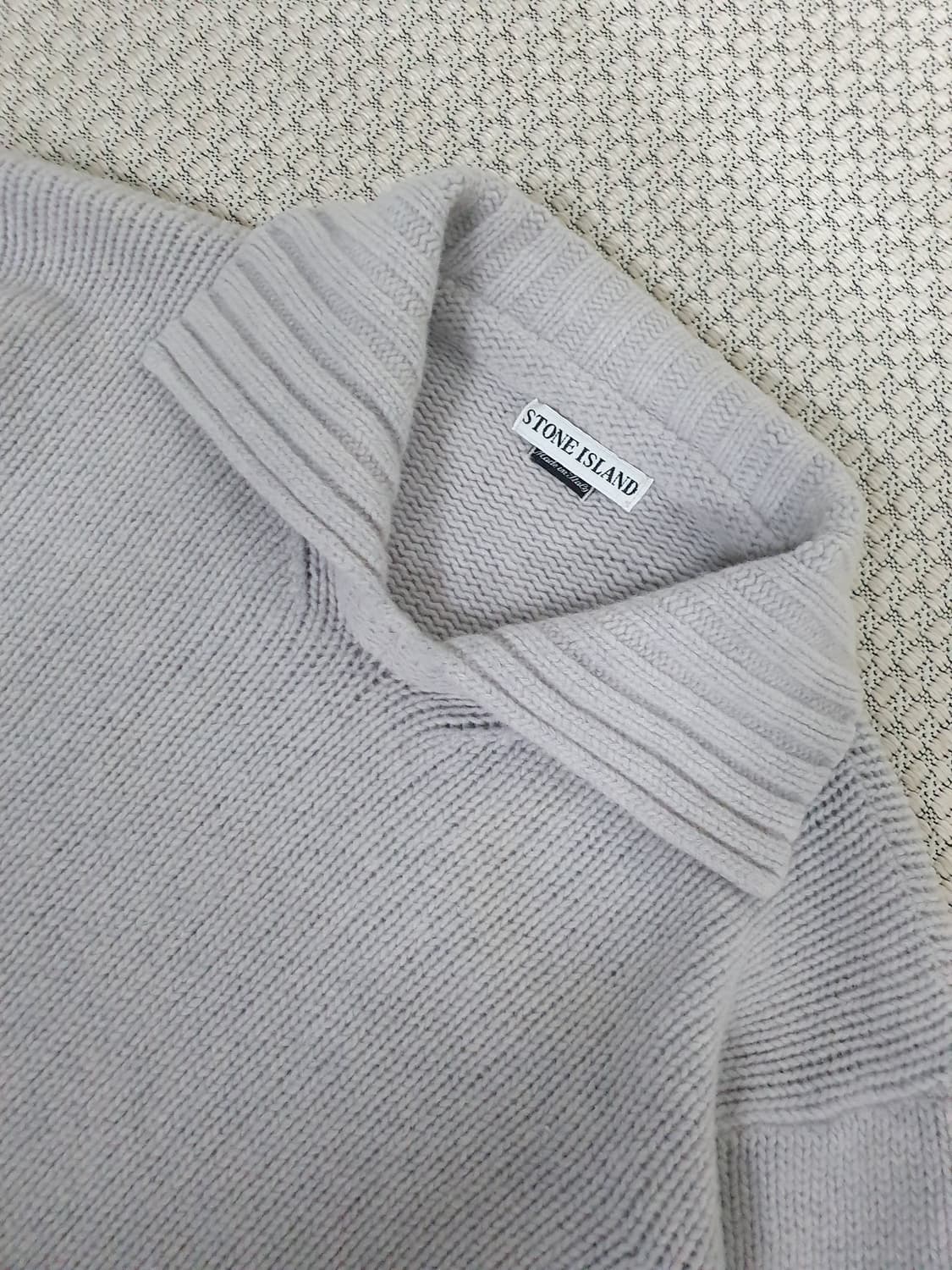 97AW 스톤아일랜드 그린 엣지 세일러 넥 그레이 니트 상품이미지7