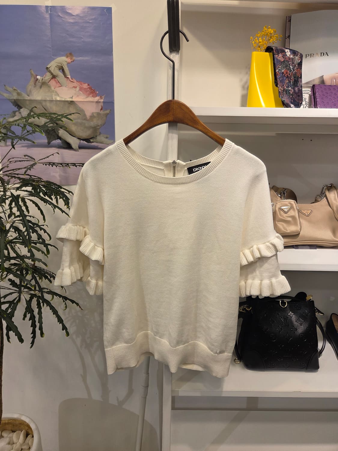 DKNY 프릴 반팔 니트티 상품이미지1