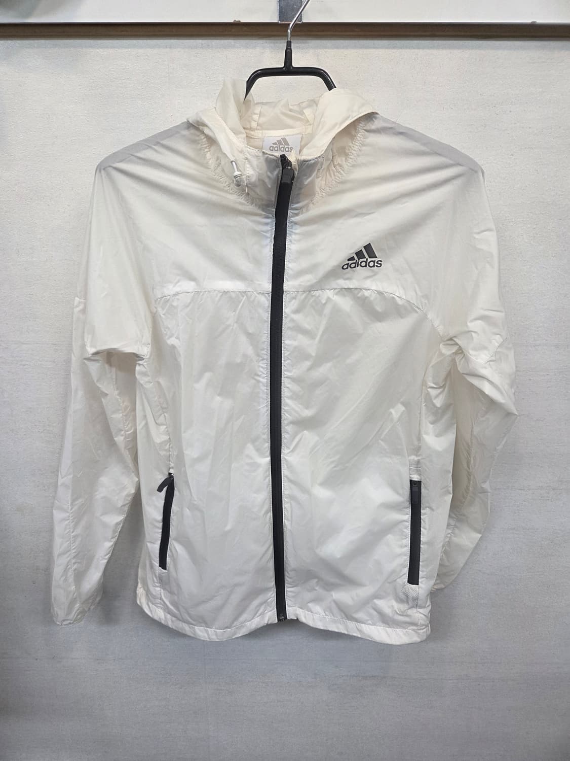 아디다스 초경량 바람막이 후드자켓 s 상품이미지1