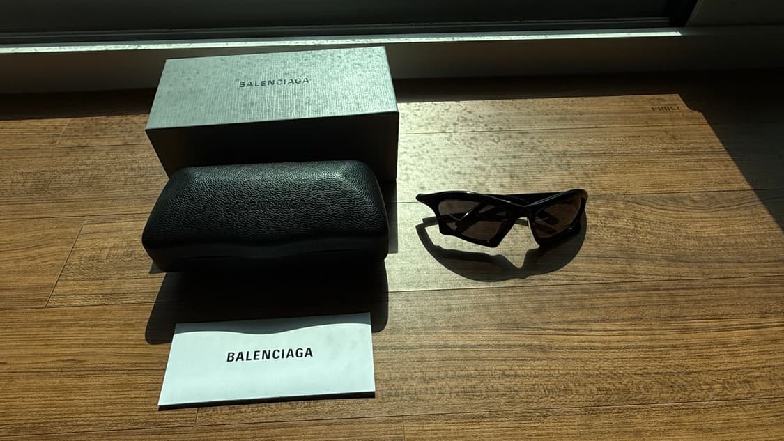 발렌시아가 Bat Rectangle 선글라스 상품이미지3