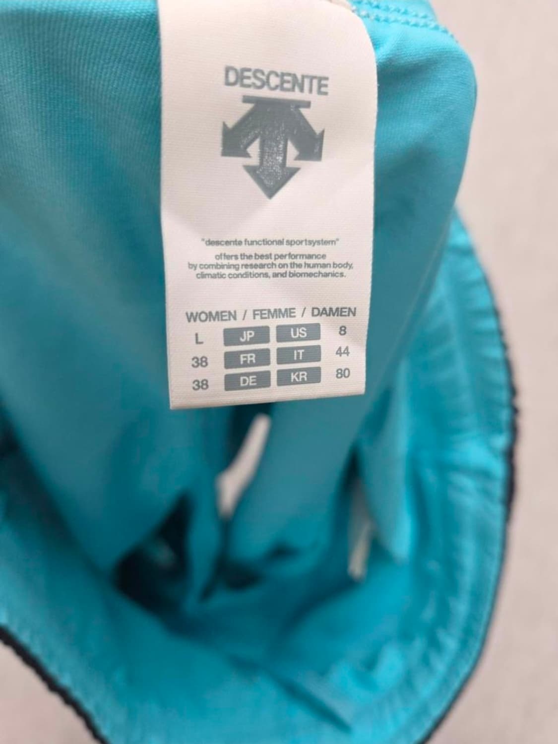 여성 L 데상트 반바지 상품이미지4