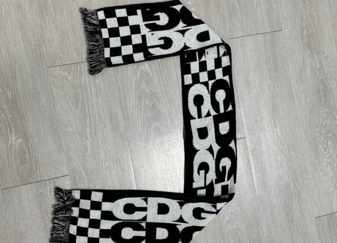CDG 목도리 팝니다 상품이미지1