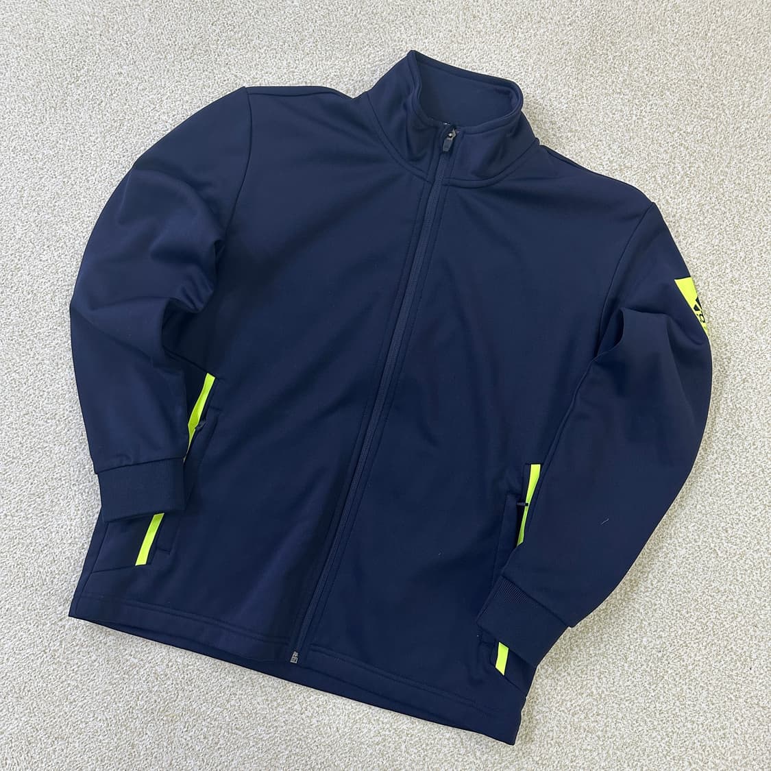 85 아디다스 스포츠 트레이닝 상의 0319D 상품이미지1