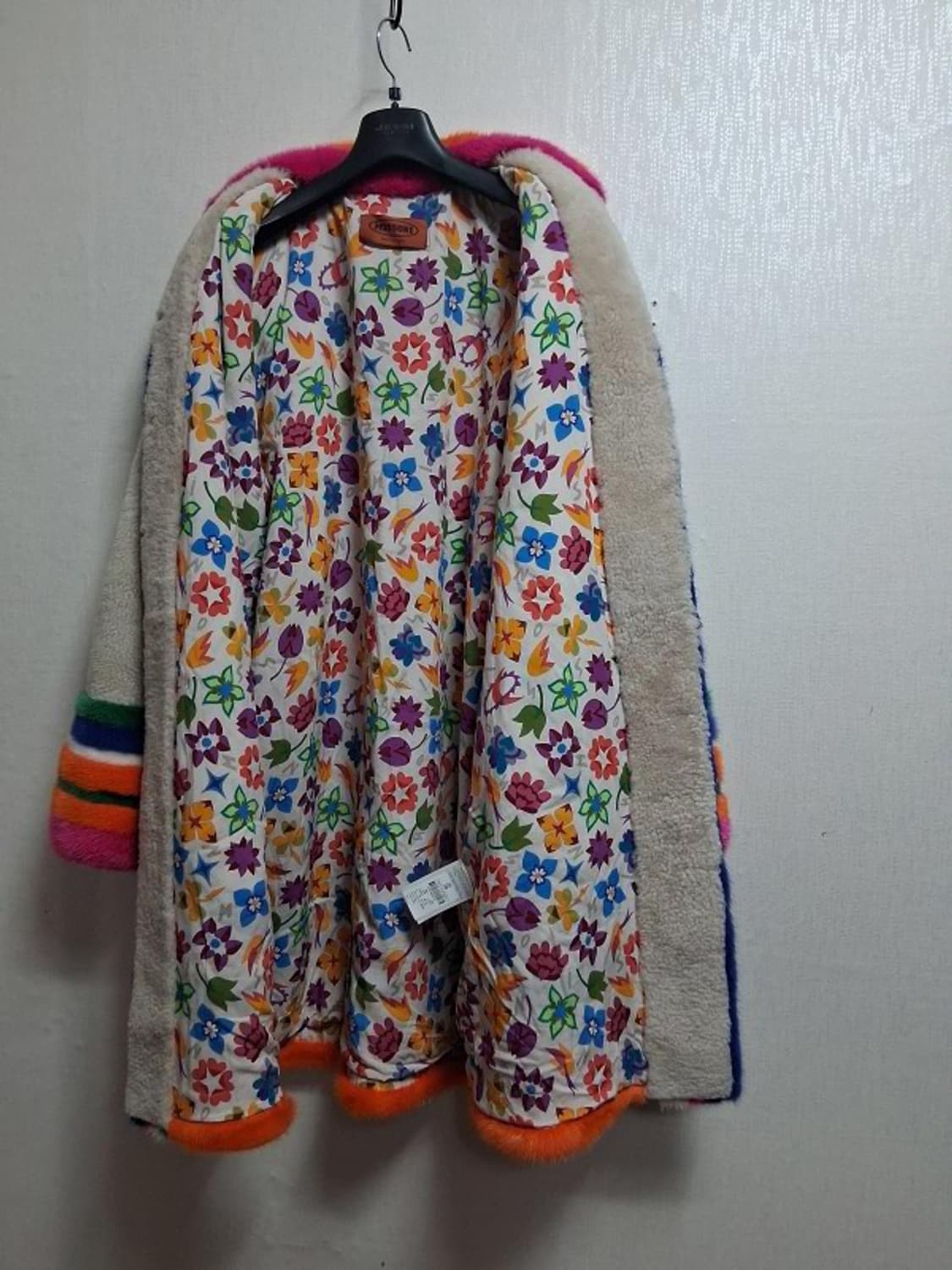 빈티지 미쏘니 밍크 시어링코트 사이즈 가슴88cm 5566
원산지 이탈리 상품이미지4