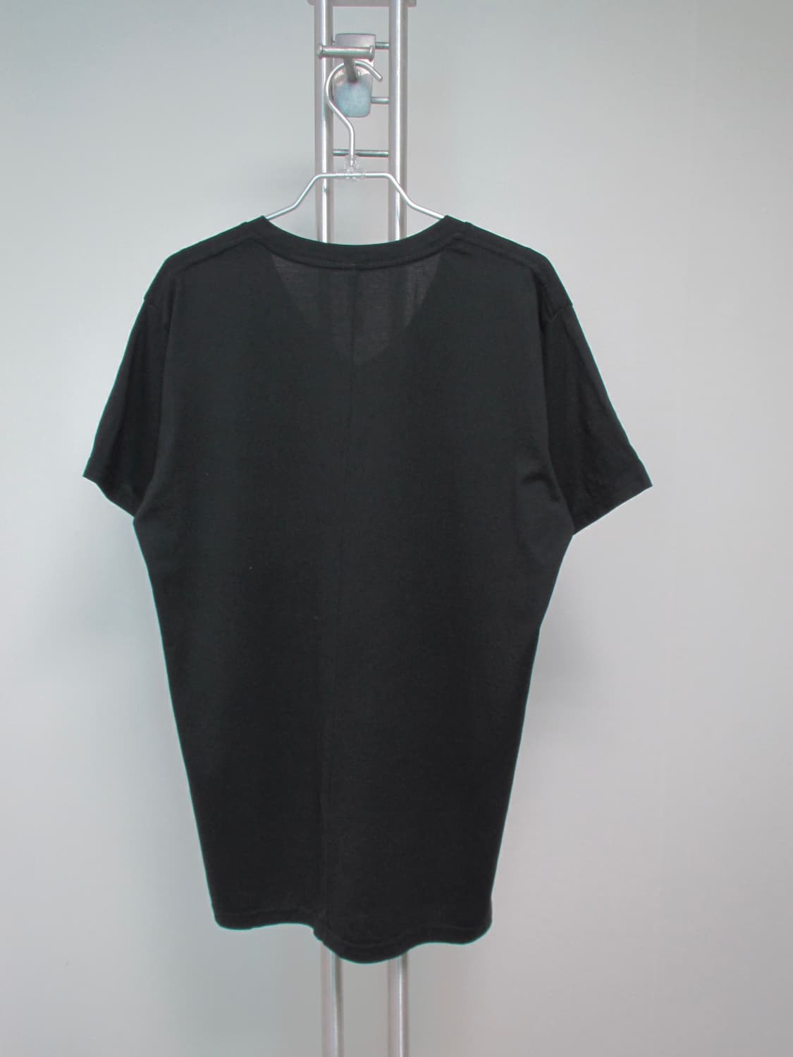 Attachment v neck t-shirt 상품이미지3