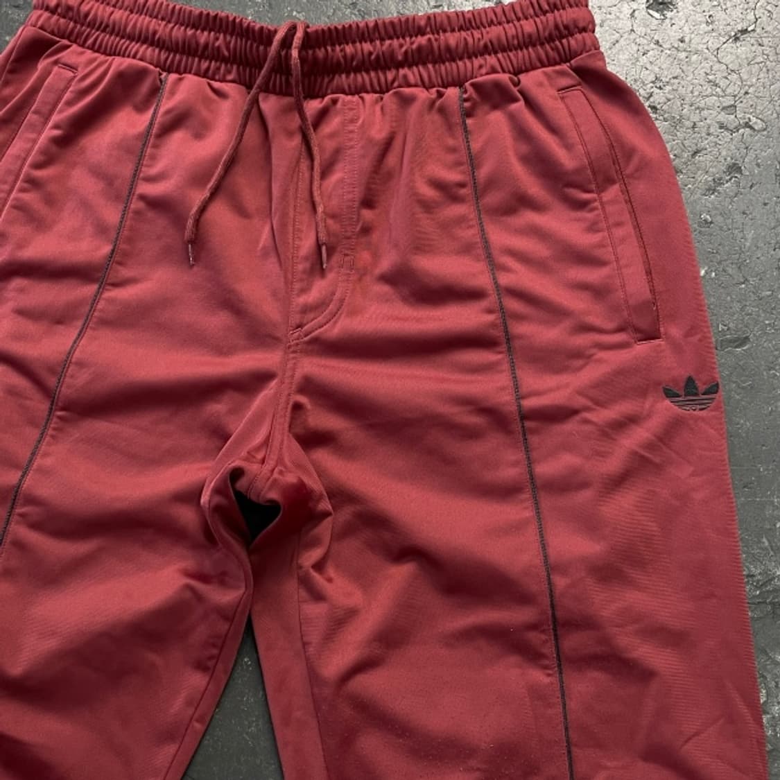 100 아디다스 버건디 핀턱 팬츠  상품이미지2