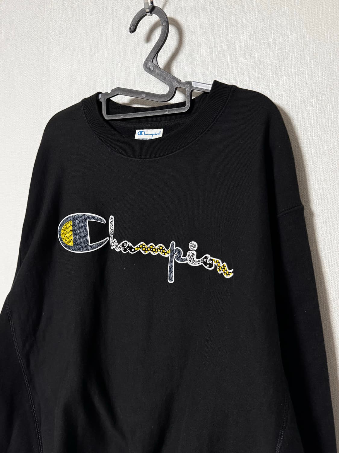 챔피온 빅로고 리버스위브 블랙 맨투맨 상품이미지1