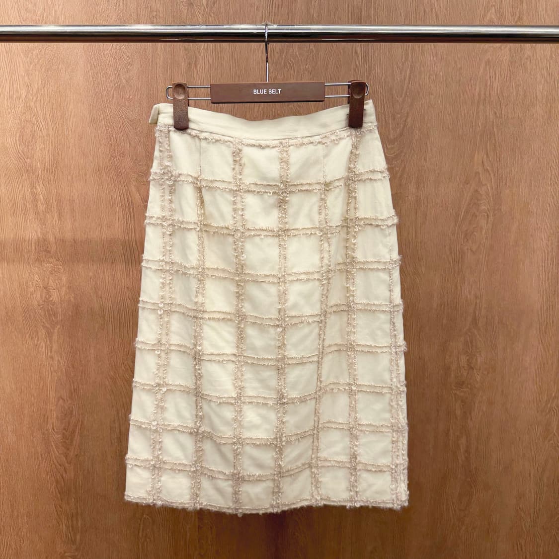 모스키노 H라인 트위드 미디 스커트 텍스처 그리드 자수 디테일 아이보리 상품이미지3