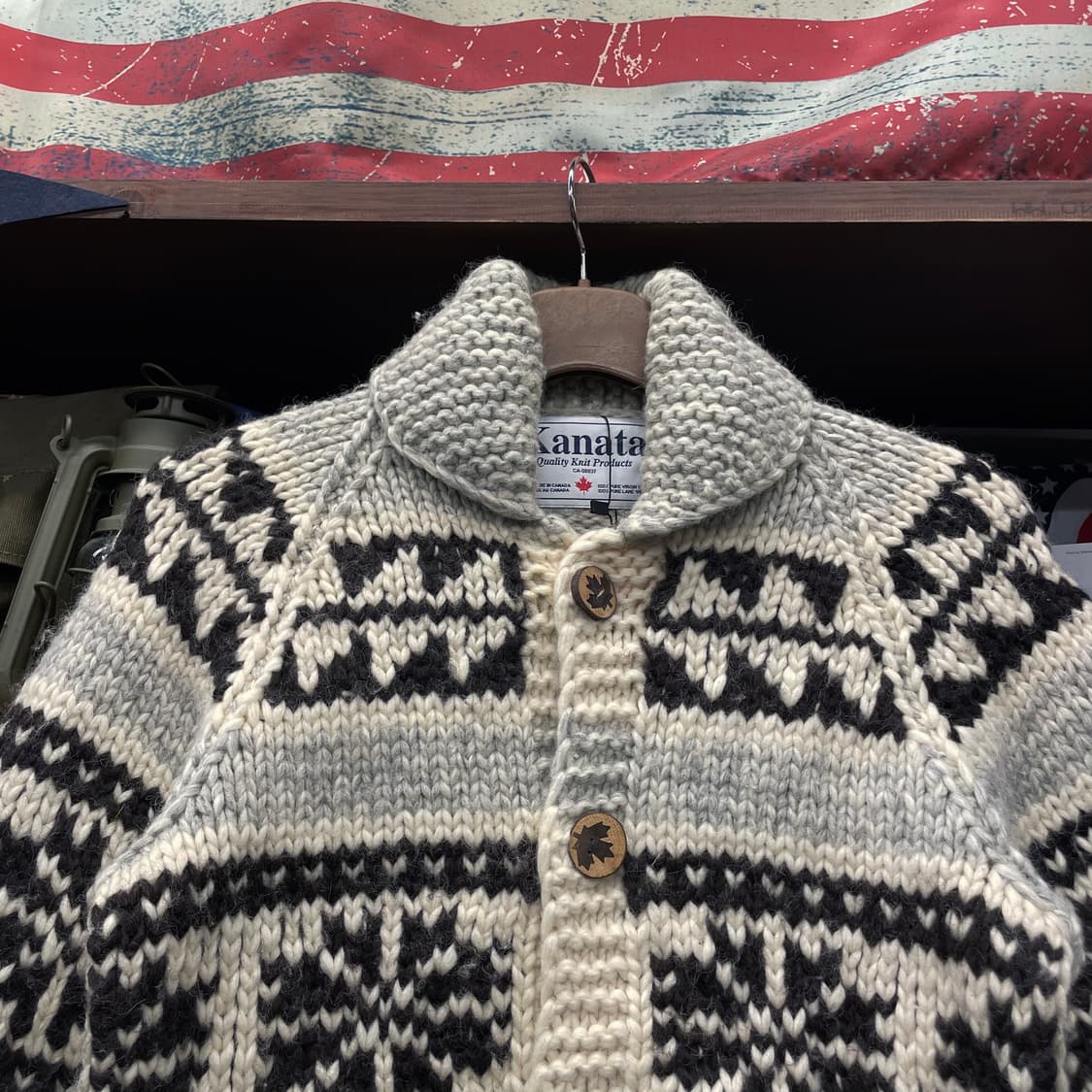 카나타 핸드메이드 캐나다 우드 버튼 울 코위찬 니트 스웨터 상품이미지3