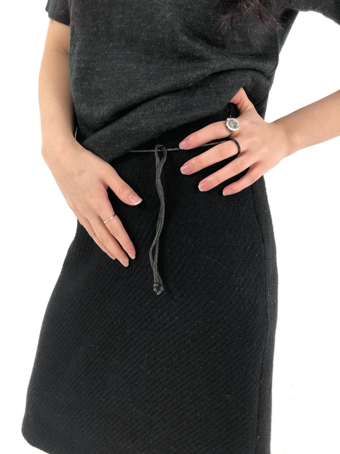 String Accent Diagonal-Line Midi Skirt 상품이미지4