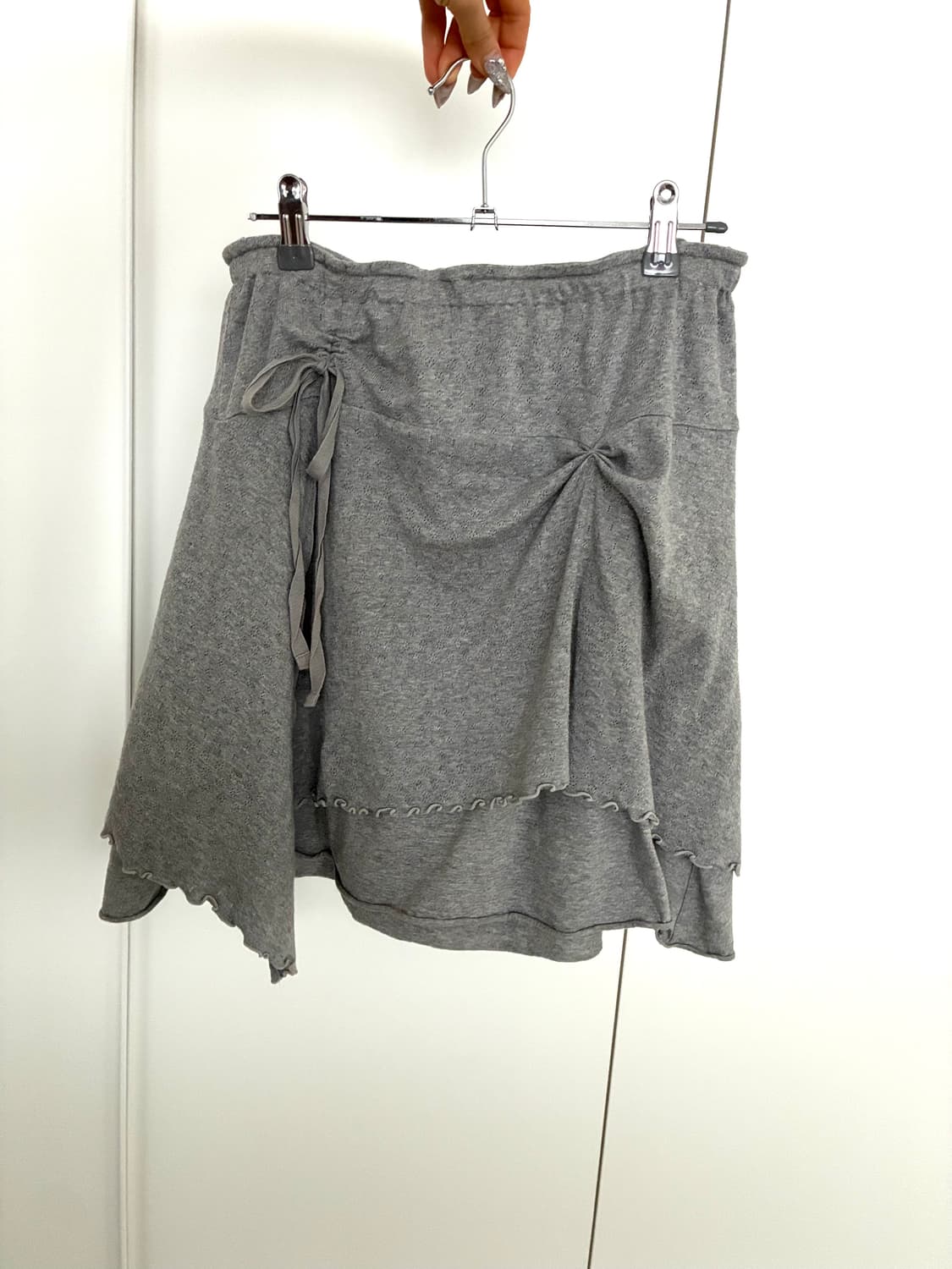 그레이 펀칭 셔링 스커트 상품이미지2