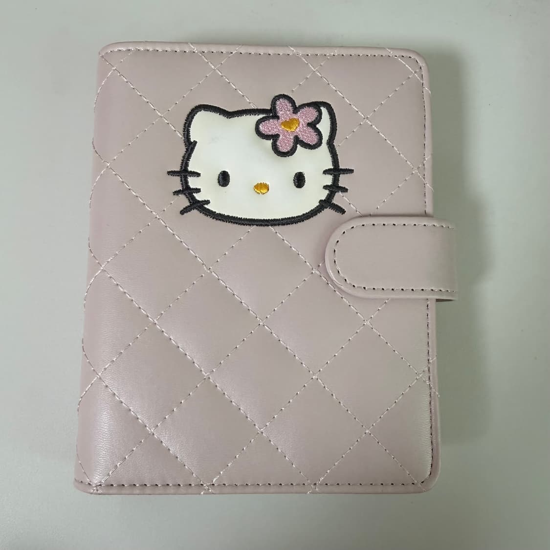 헬로키티 50주년 퀼팅 6공 다이어리 (반택포) 상품이미지1