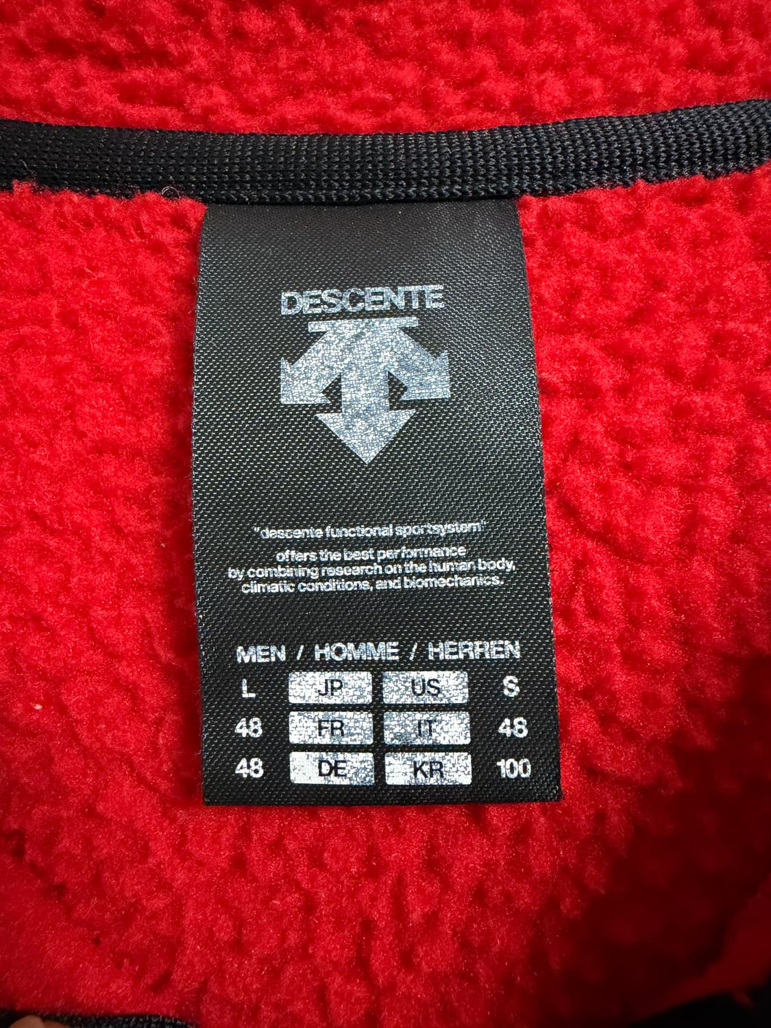 데상트 후리스 후드 집업 상품이미지3