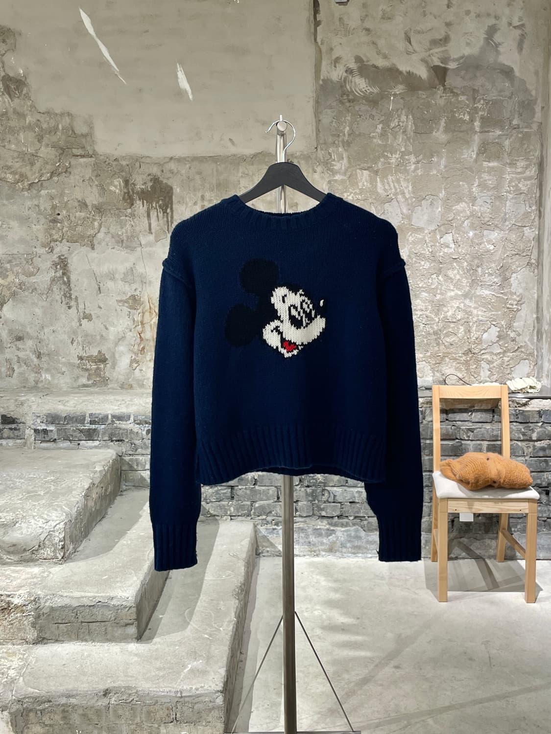빔즈 보이 x 디즈니 딥 네이비 미키마우스 아칼릭 울 스웨터 상품이미지1