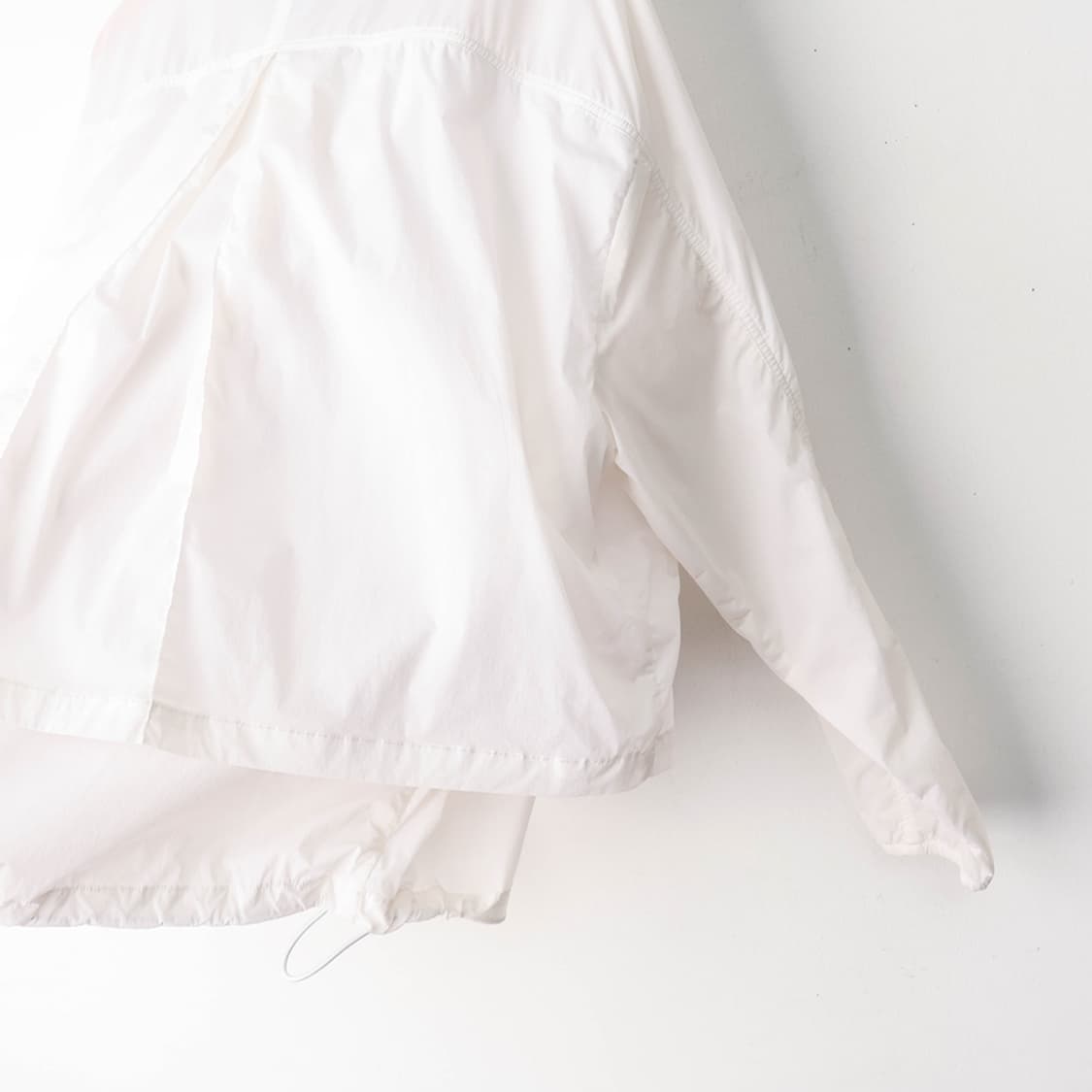 55/안다르 클리어 페더 윈드자켓 상품이미지3