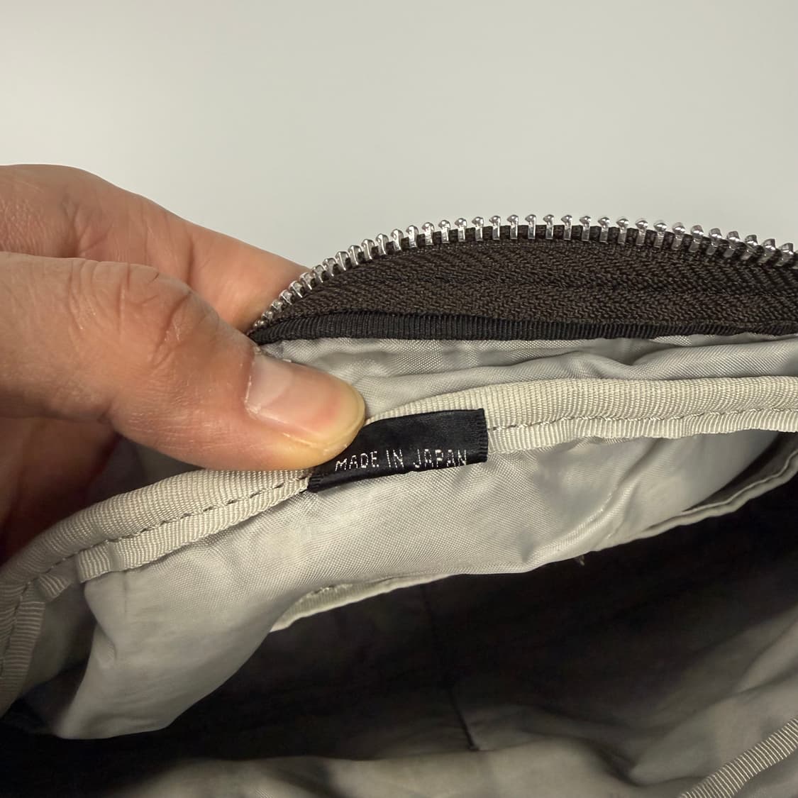 요시다포터 페이드 숄더백 다크브라운 상품이미지9