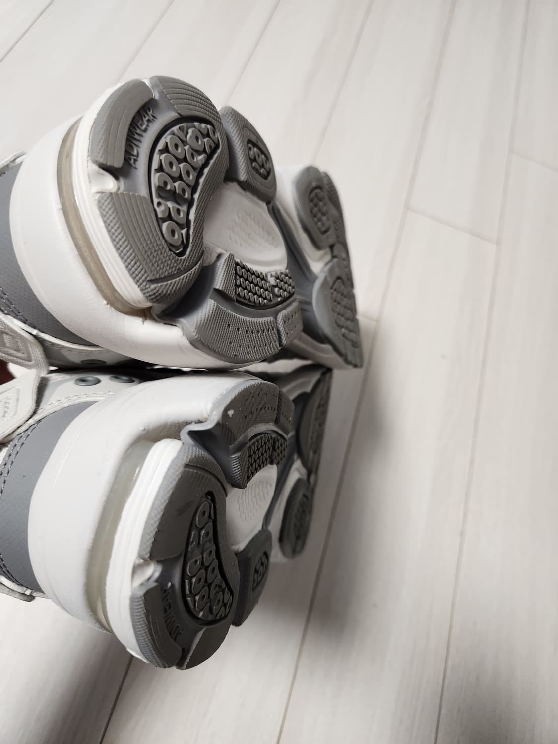 아디다스 운동화 스피리테인 2000 IE1890 러닝화 사이즈230

신 상품이미지7