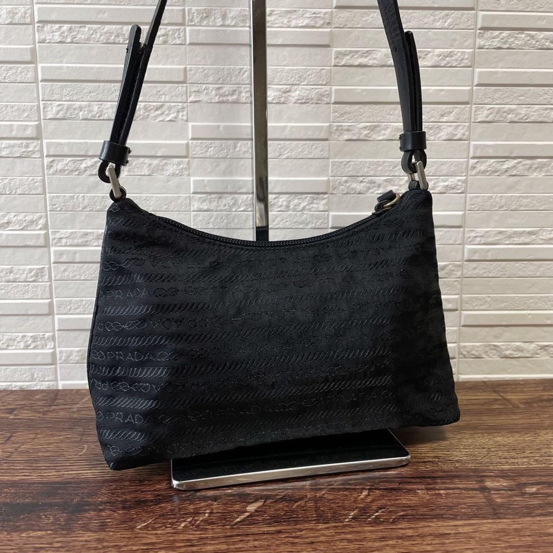 프라다 블랙 y2k 호보백 크로스백 상품이미지1