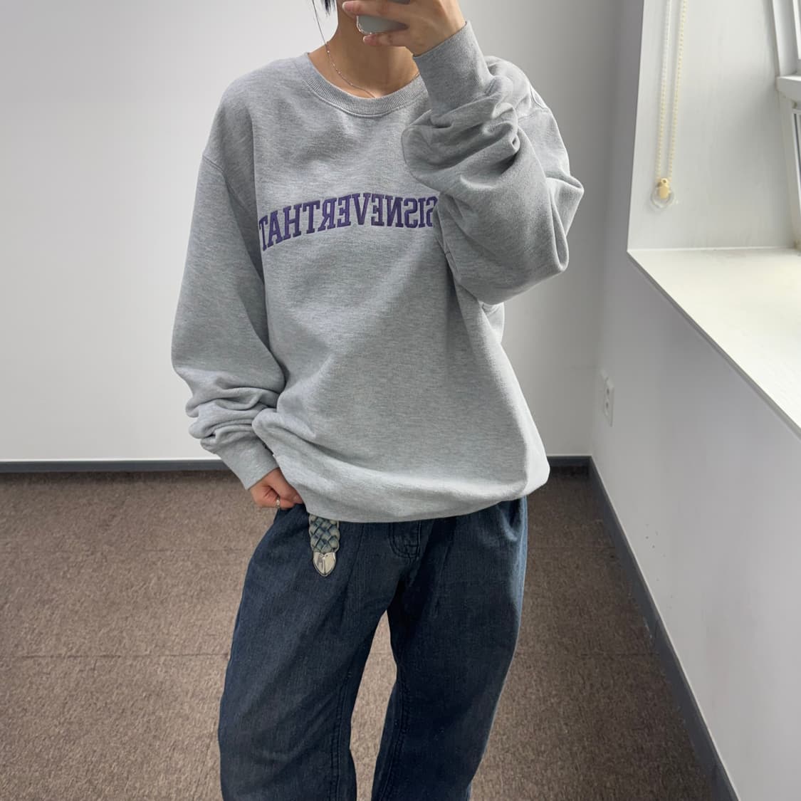 Thisisneverthat 디스이즈네버댓 그레이 맨투맨 상품이미지1