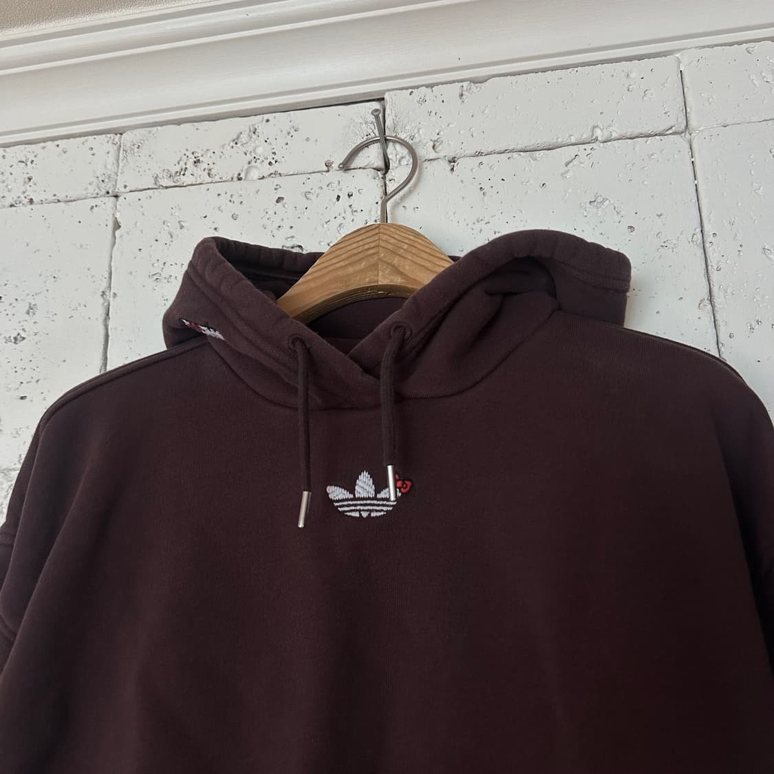 우먼M 아디다스 헬로키티 크롭 후드 브라운 상품이미지2