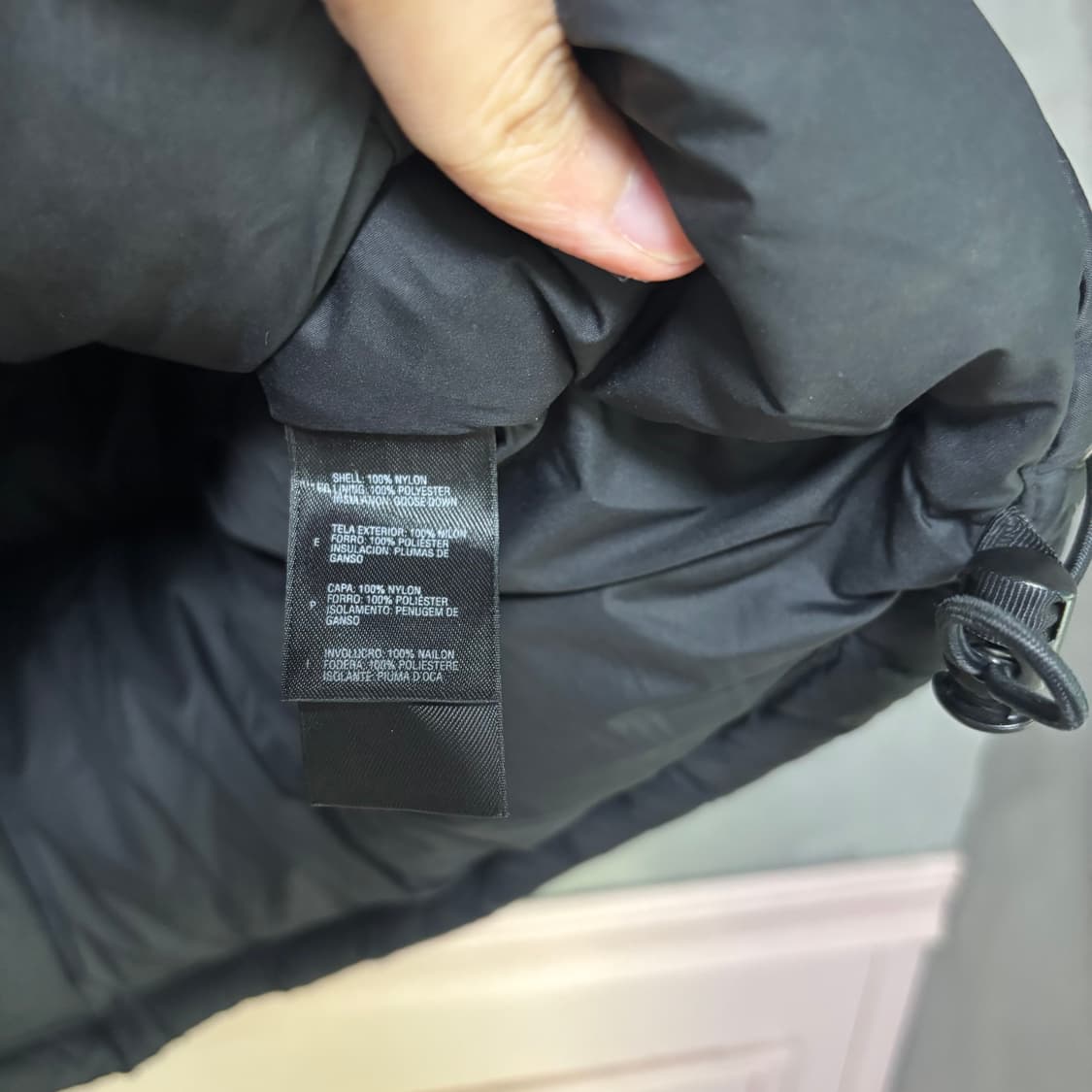 노스페이스 눕시 700 구스다운 패딩 조끼 검정 상품이미지3