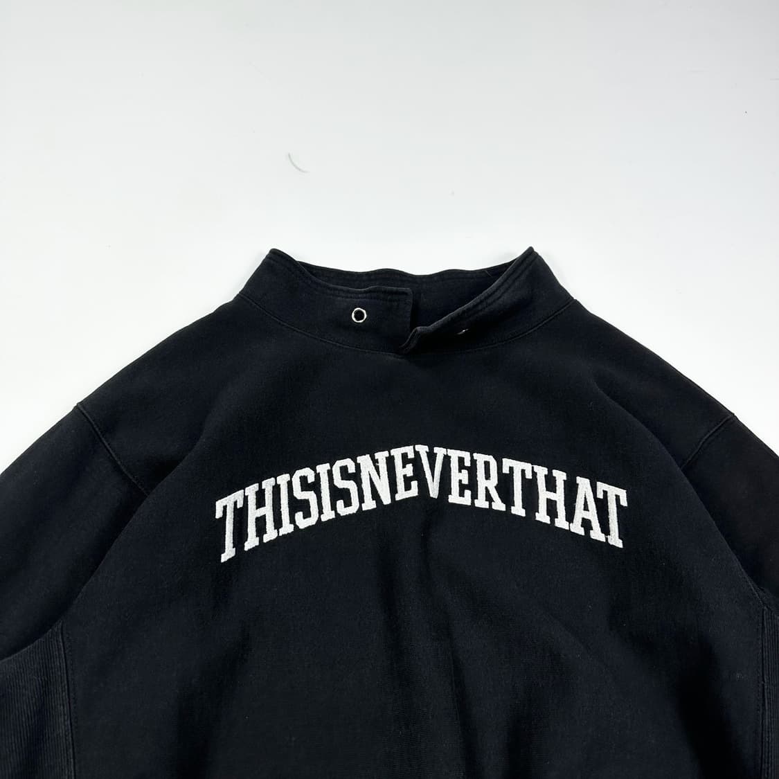 디스이즈네버댓 스펠아웃 오버핏 모크넥 맨투맨 블랙 M 상품이미지2