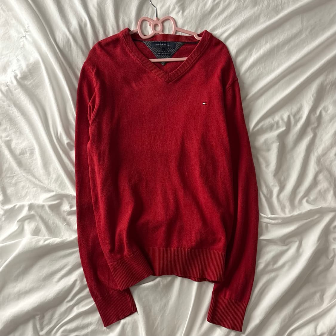 타미 브이넥 레드 니트  상품이미지3