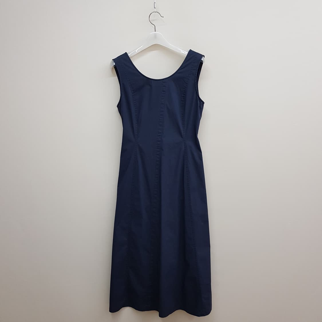 구호플러스 2025 슬리브리스 라인 원피스 1사이즈 상품이미지1