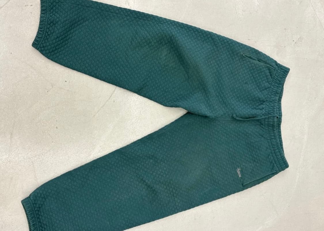 슈프림 23시즌 마이크로 퀼팅 스웻팬츠 상품이미지2