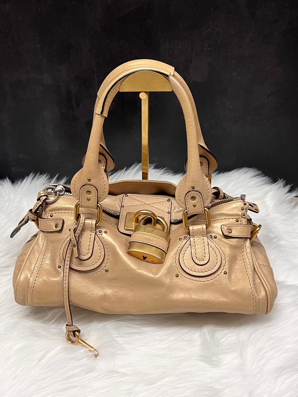 Chloe 끌로에 패딩턴 샴페인골드 레더 아카이브 자물쇠 토트백 상품이미지3