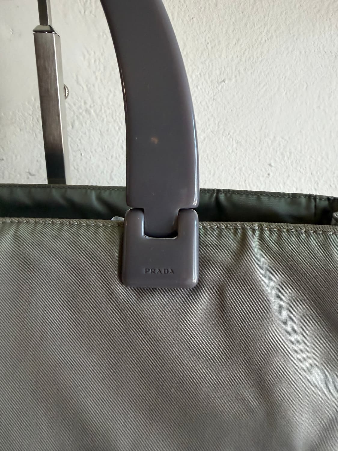 early 00s 프라다 포코노 플라스틱 핸들 백 상품이미지2