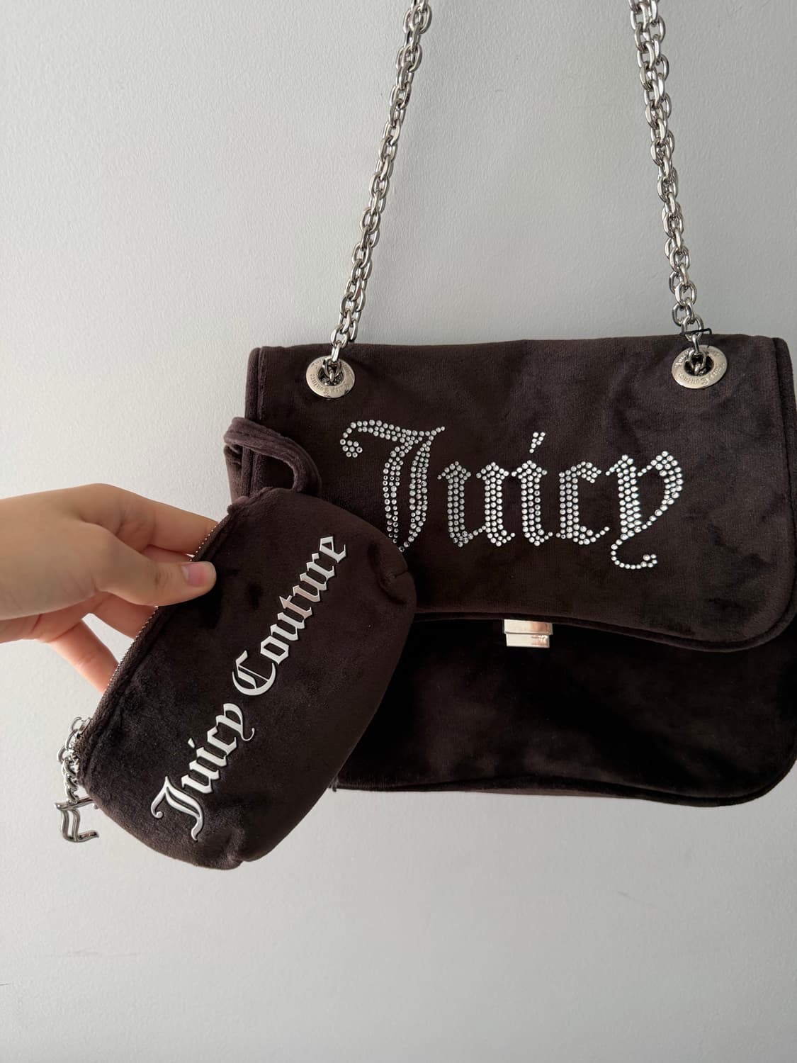 쥬시꾸뛰르 벨벳 스톤 체인 숄더백/크로스백 브라운 상품이미지2