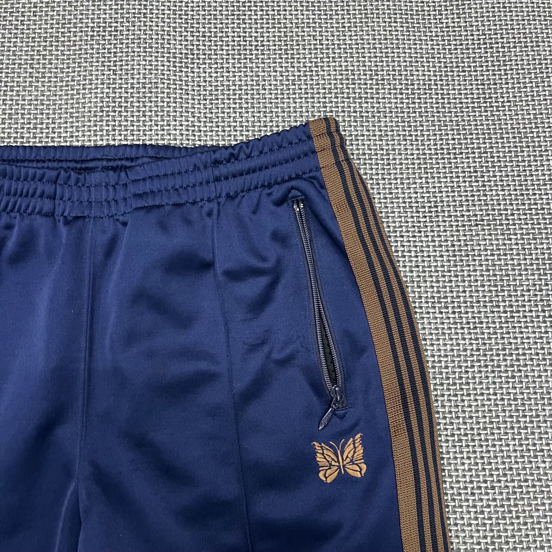 니들스 트랙팬츠 네이비 상품이미지2