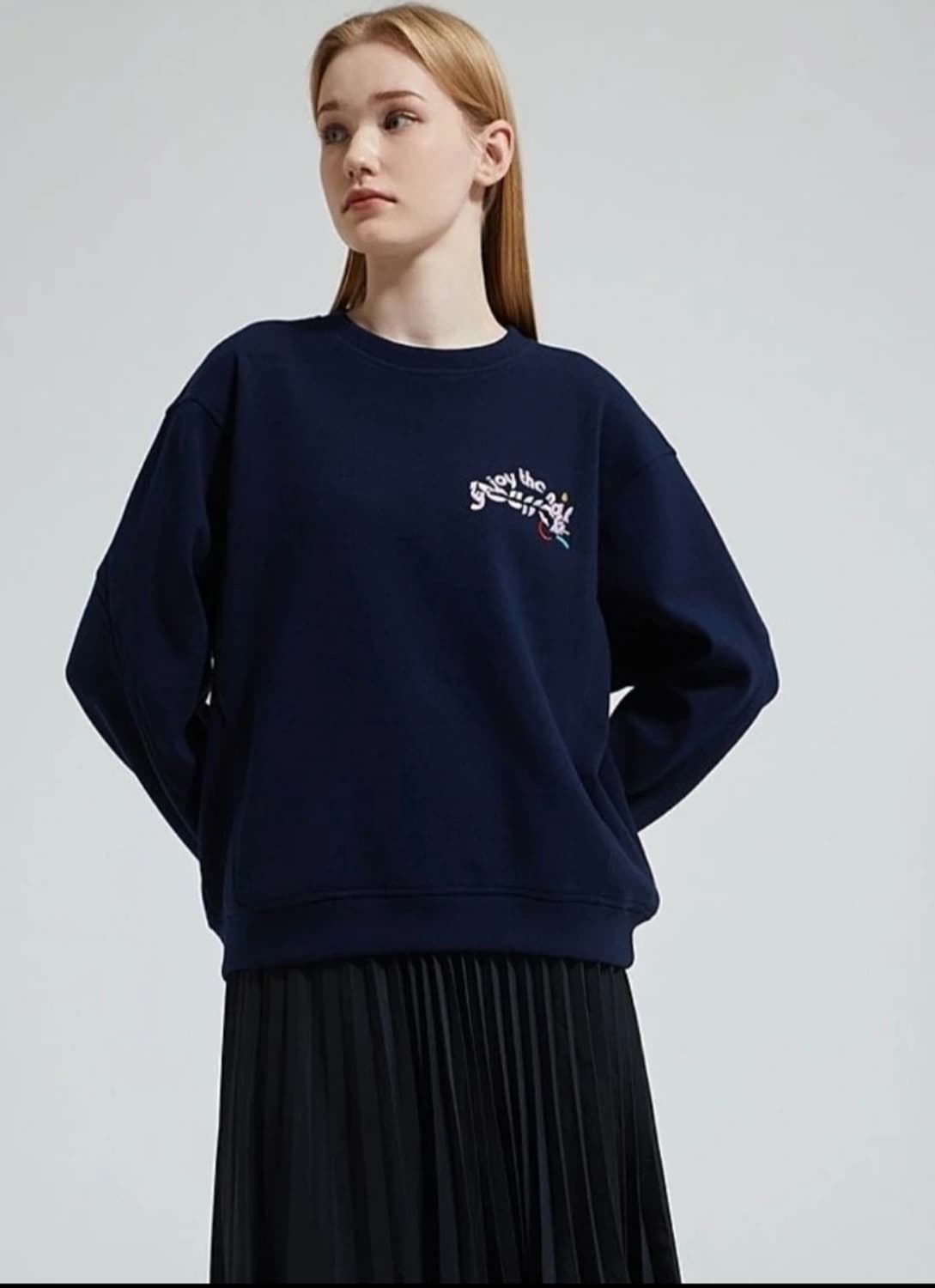 씨씨콜렉트 cc collect 네이비 맨투맨 FREE 상품이미지1