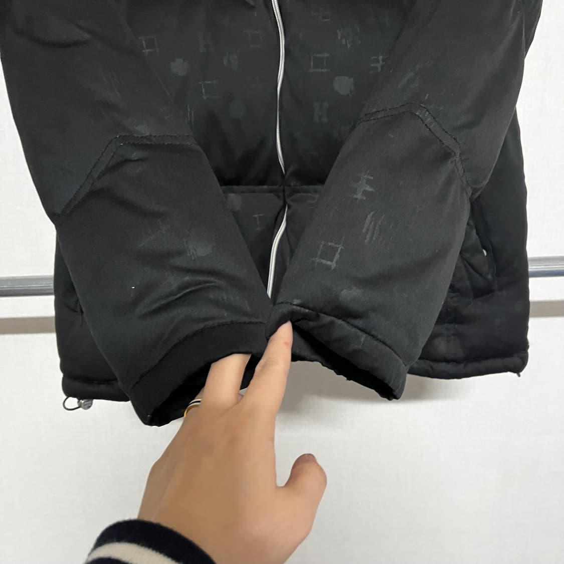 헤지스 블랙 퍼 후드 패딩 L 상품이미지6