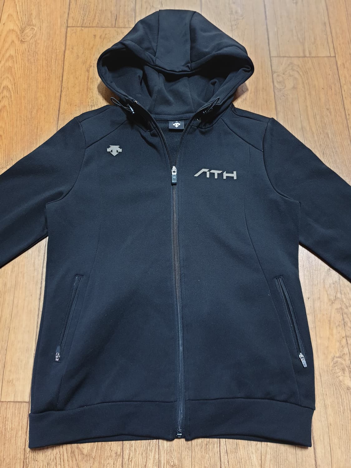 1069 데상트 후드집업 95 사이즈입니다 상품이미지1