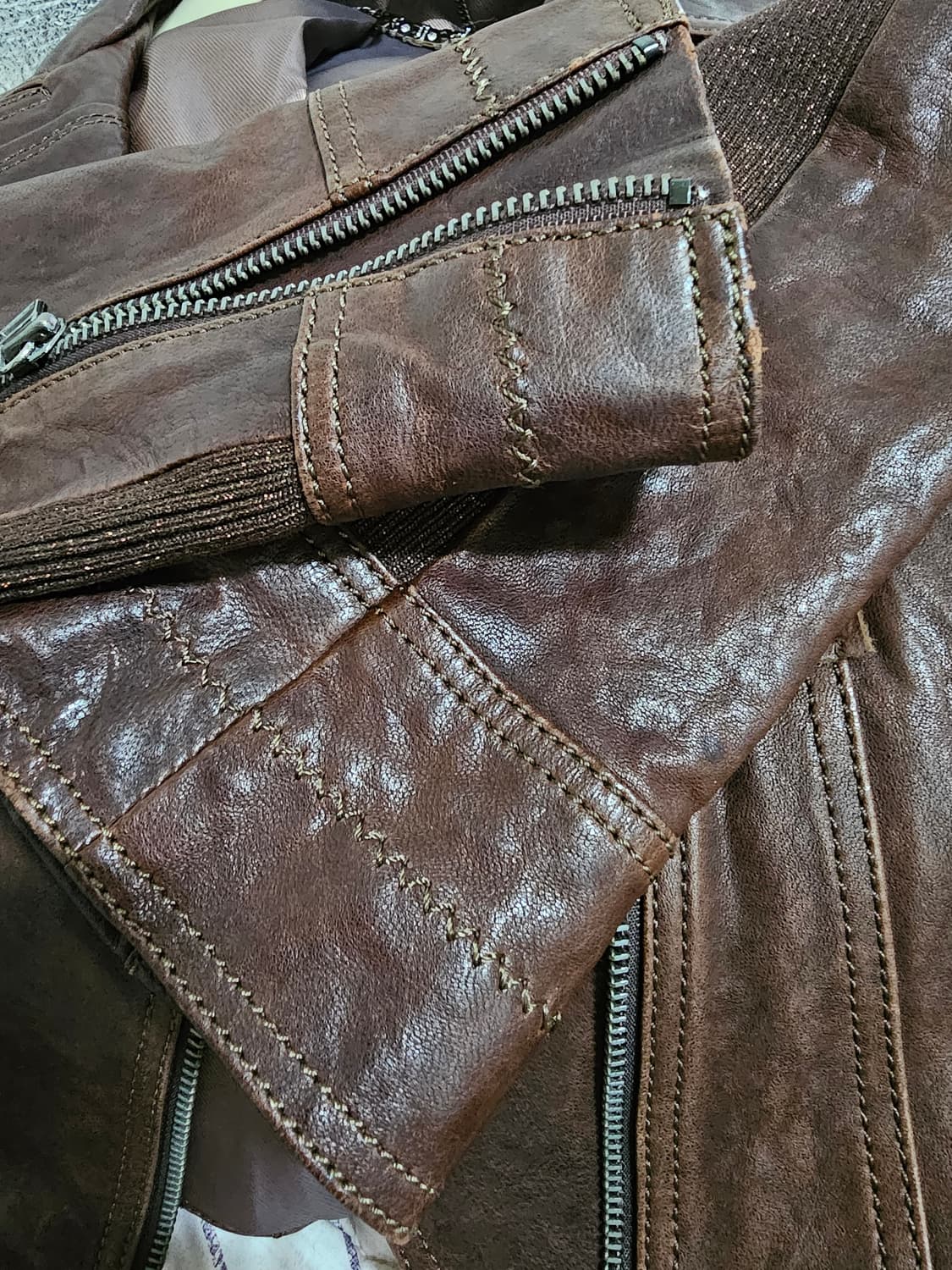 Xix 천연양가죽 진갈색 팔반짝이 배색니트 55. 스와르브스키 단추들 상품이미지6